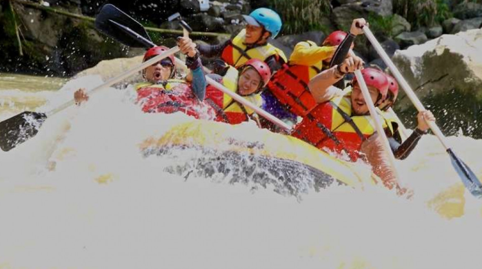 Potensi Wisata Aeum Jeram dan Arung Jeram Kali Cimandiri di Kecamatan Warungkiara