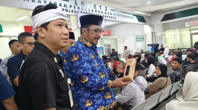 Bupati Sukabumi Sidak Samsat Cibadak, Pastikan Layanan Pajak Kendaraan Kini Lebih Mudah